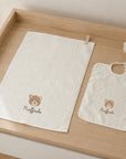 Set Asilo (Bavaglino + Asciugamano) con ricamo personalizzato
