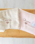 Couverture en laine mélangée avec broderie