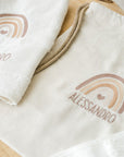 Conjunto Babero y Toalla Blanco + Bolsa Color Crudo